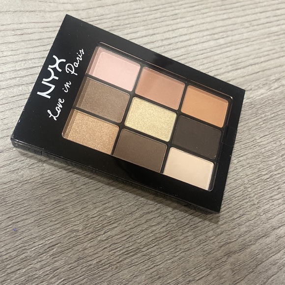 💕Makeup bundle💕 - Picture 4 of 4